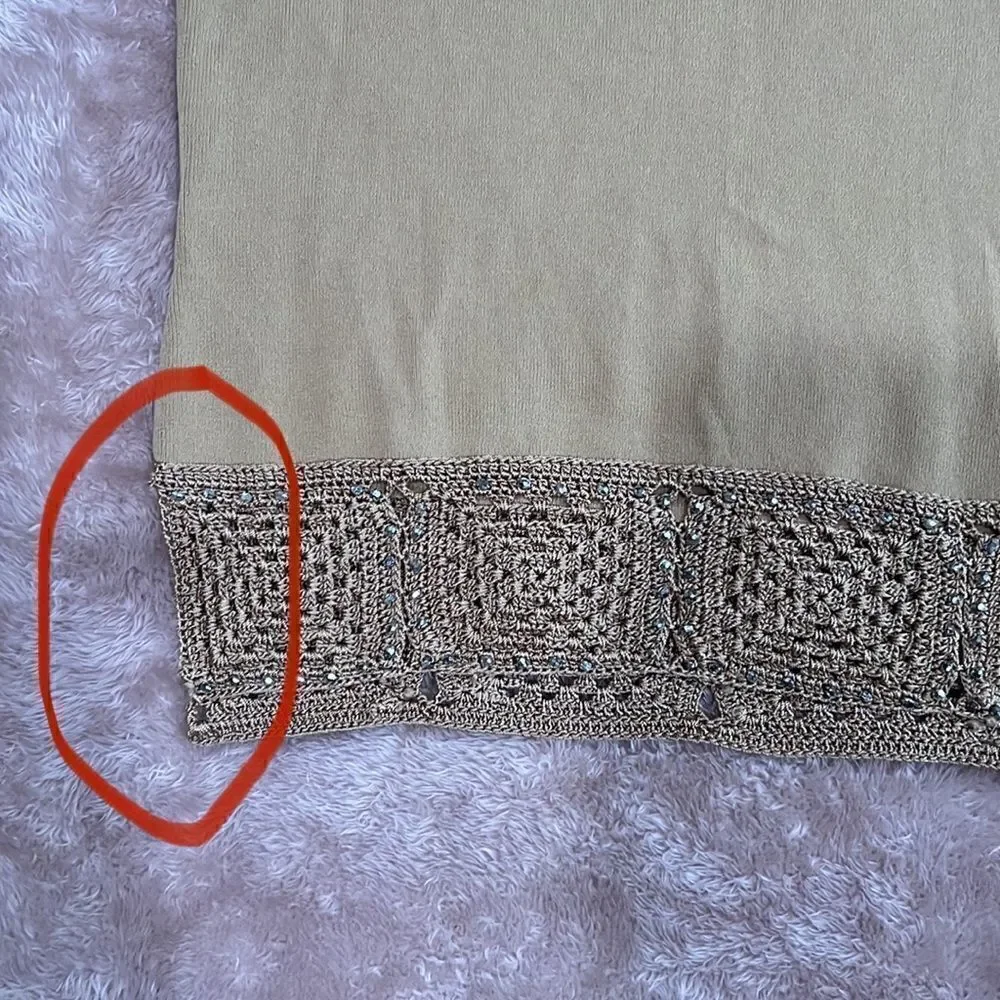 25. Joseph A. Cropped tank crochet bottom with beads Size L - Picture 4 of 9